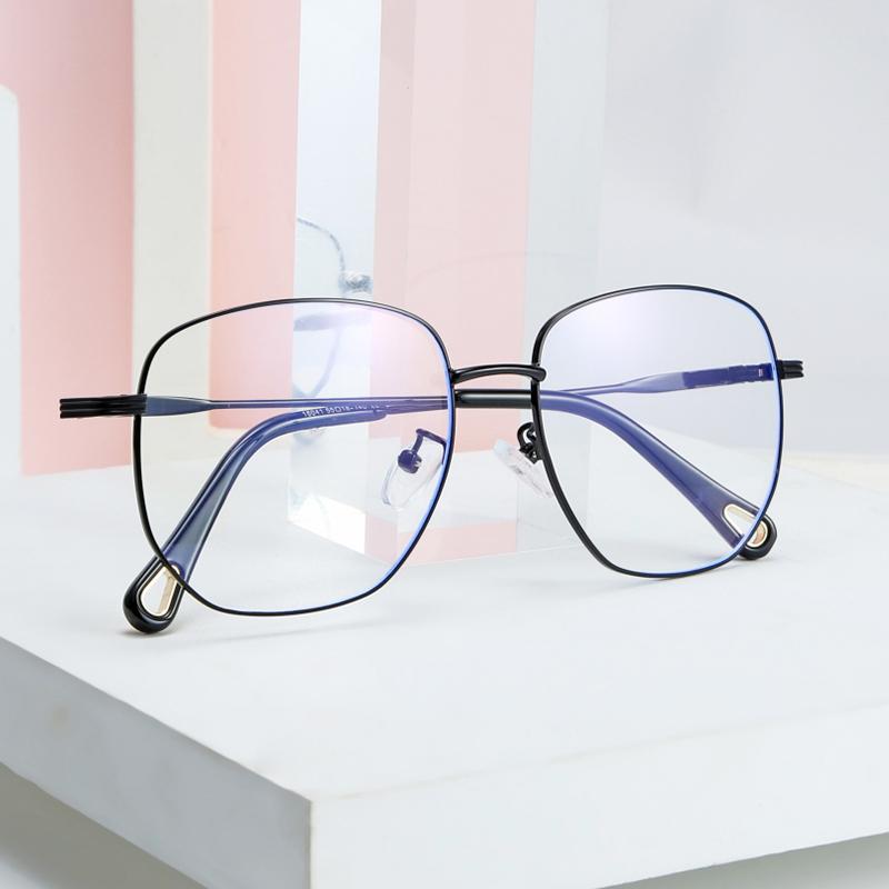Fashion Sunglasses Frames Exquisite Blue Light Glasses Clear Lens Gold Black Square Eyeglasses Frame Women Men Computer Can Change
Fashion Sunglasses Frames Exquisite Blue Light Glasses Clear Lens Gold Black Square Eyeglasses Frame Women Men Computer Can Change
