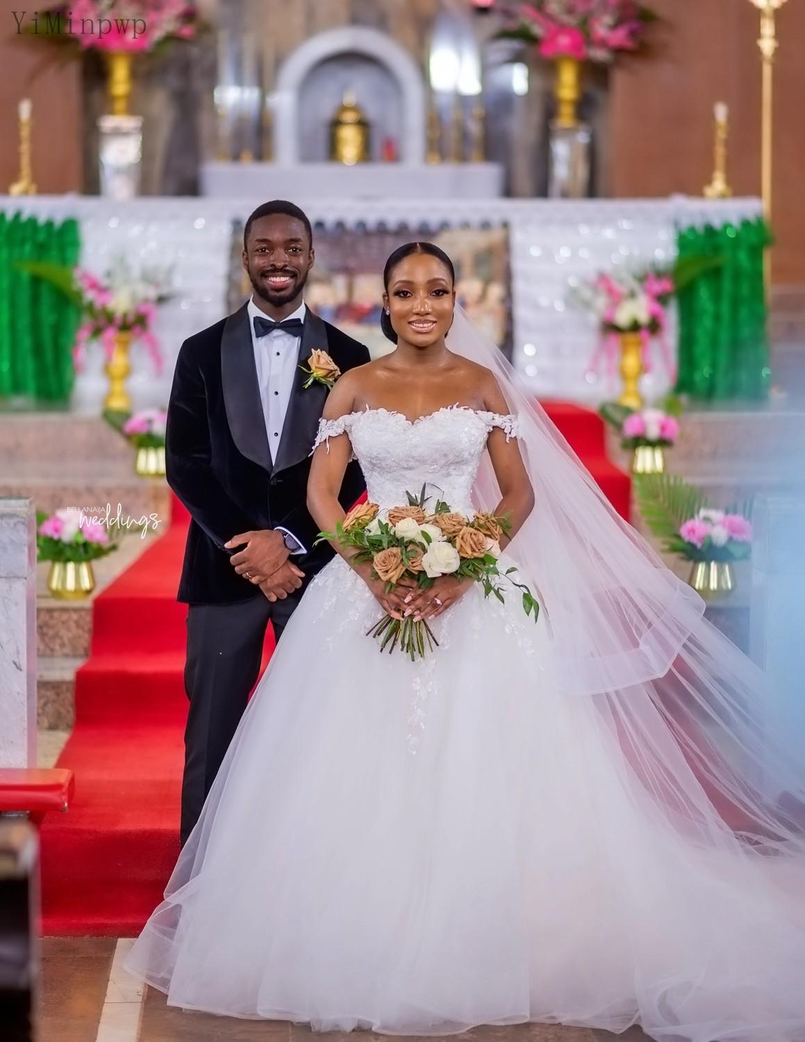 Princess African A Line Wedding Dresses Off Shoulder Covered Button Court Train Lace Appliques Garden Bridal Gowns Vestidos Novia Robes De Mariee ppli