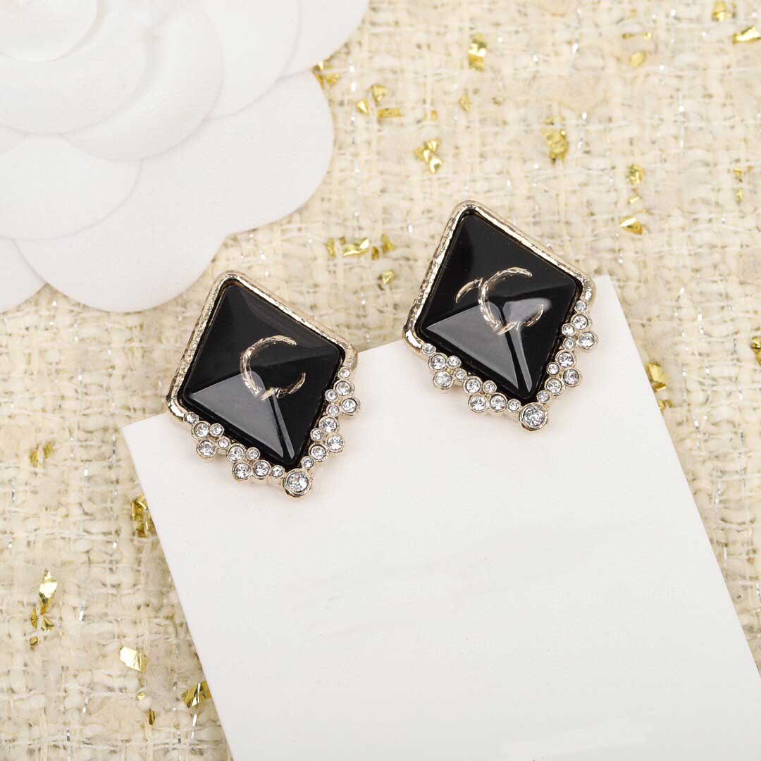 rhombus shape stud earring with diamond and black resin part for women wedding jewelry gift have box stamp PS3299A
rhombus shape stud earring with diamond and black resin part for women wedding jewelry gift have box stamp PS3299A