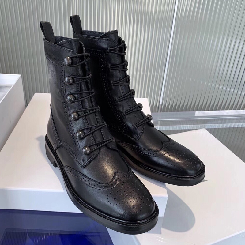 Fashion Women Martin Boots Top Cowskin High end quality Flat bottom Knight boot Butto opening Black Ladies Outdoor Leg wrapping Bootie Shoes
Fashion Women Martin Boots Top Cowskin High end quality Flat bottom Knight boot Butto opening Black Ladies Outdoor Leg wrapping Bootie Shoes