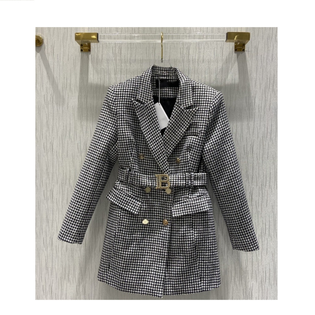 Milan Runway Jackets 2021 Autumn Winter Lapel Neck Long Sleeve Women' coats Designer Brand Same Style Outerwear 0912-13, Contrast color
Milan Runway Jackets 2021 Autumn Winter Lapel Neck Long Sleeve Women' coats Designer Brand Same Style Outerwear 0912-13, Contrast color