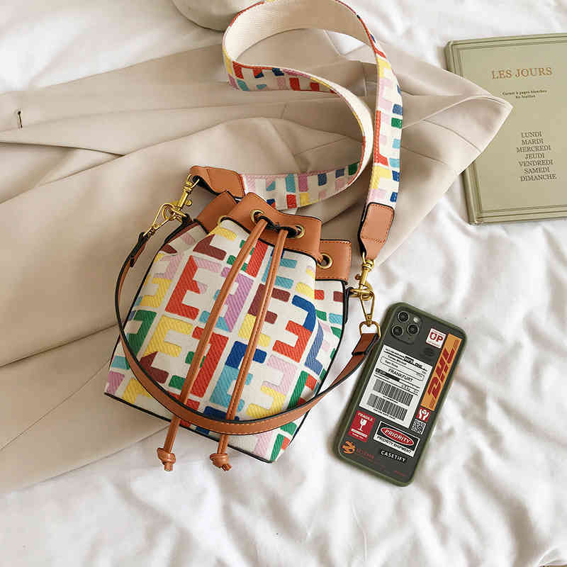 bag 72% OFF net red small fashion simple ins girl's hand-held wide shoulder strap messenger Bucket, Color
bag 72% OFF net red small fashion simple ins girl's hand-held wide shoulder strap messenger Bucket, Color