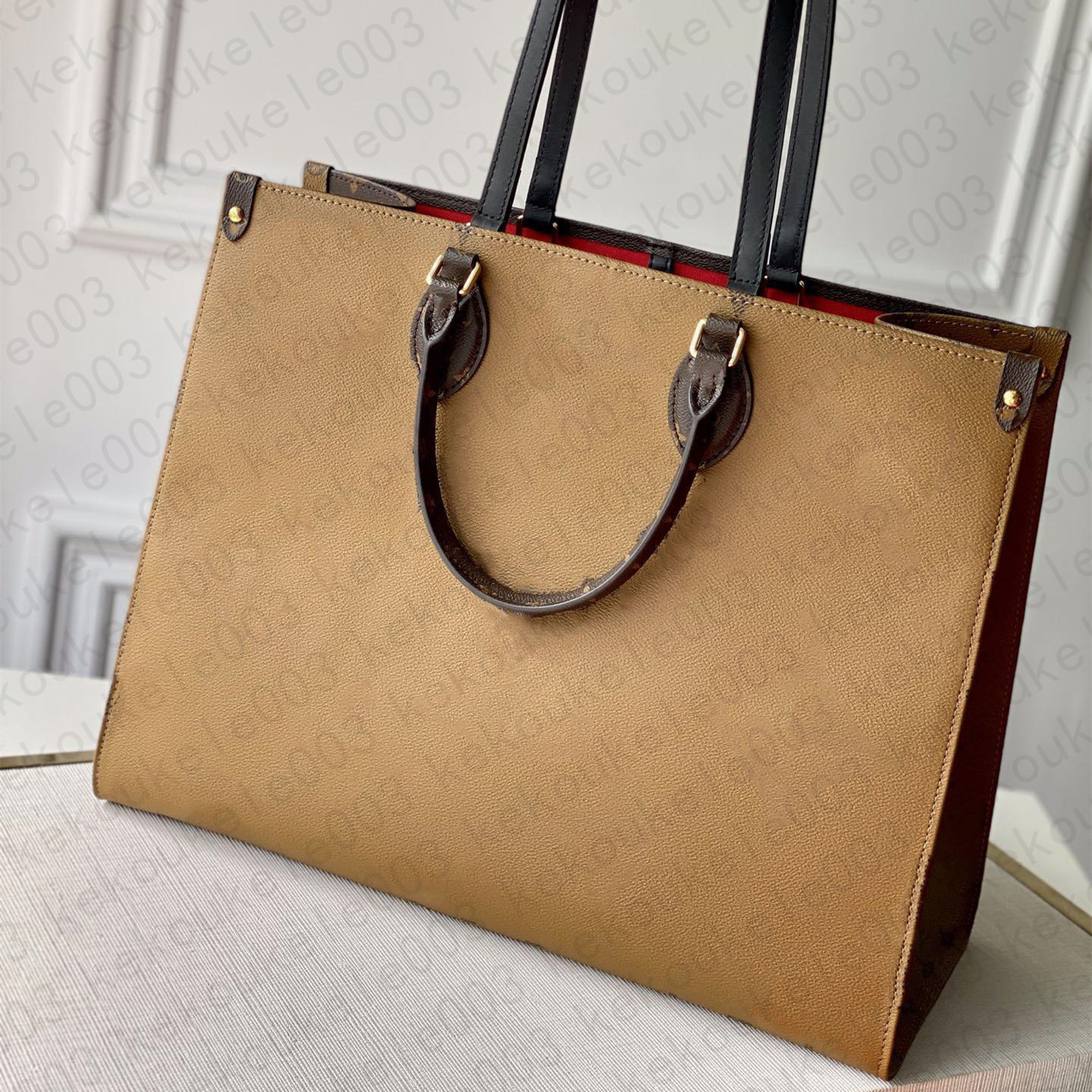 Luxurys Designers Handbags Evening Bags shoulder bag high quality shopping leather material amber double handle large capacity letter
Luxurys Designers Handbags Evening Bags shoulder bag high quality shopping leather material amber double handle large capacity letter