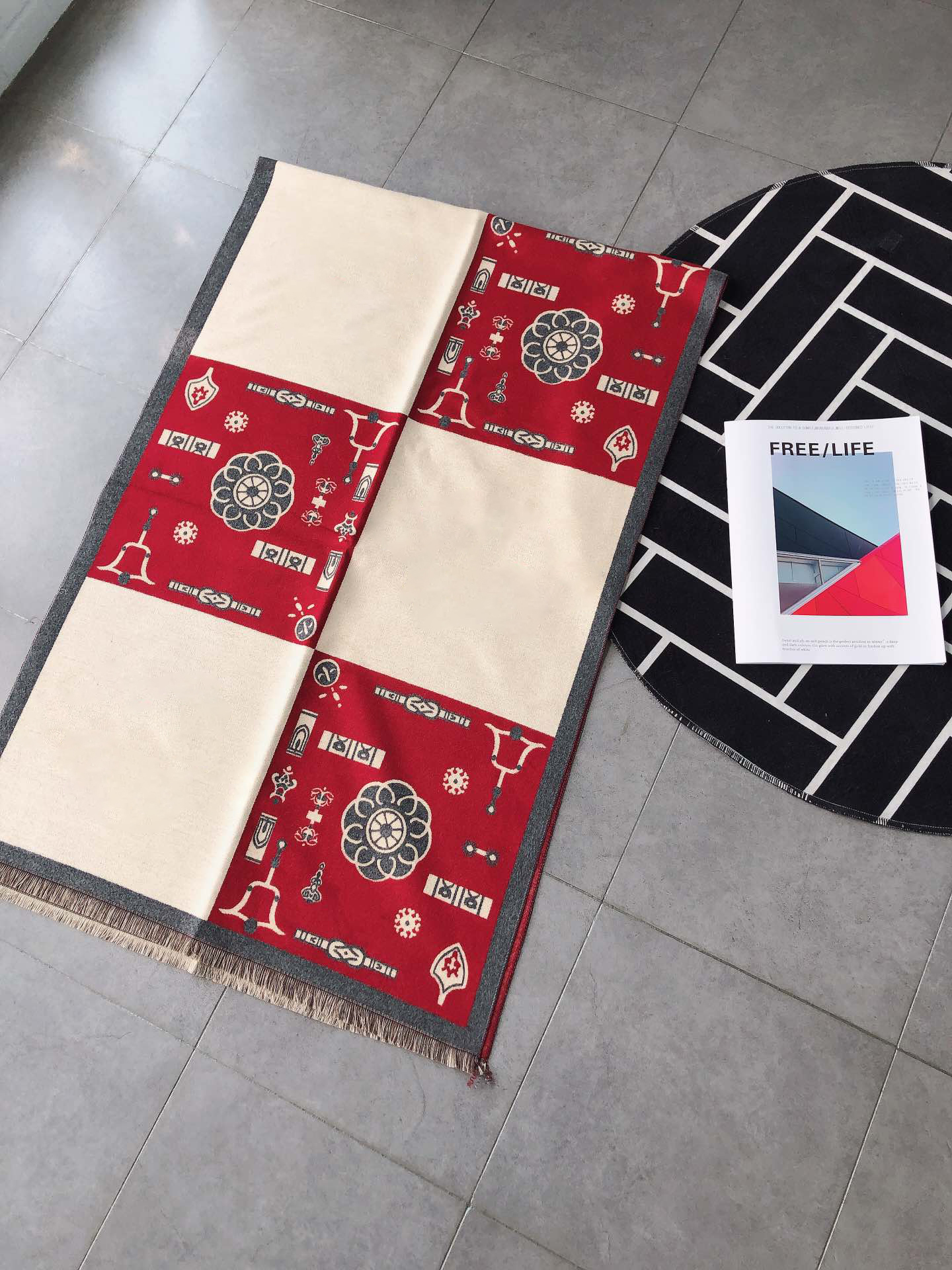 Scarf designer scarves, fashion for men and women, 2 color formal casual, 3 colors, size 30/180cm, with suitcase bag
Scarf designer scarves, fashion for men and women, 2 color formal casual, 3 colors, size 30/180cm, with suitcase bag