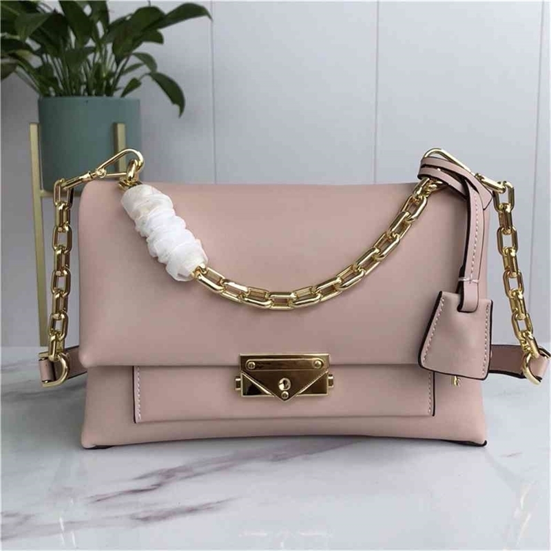 Women Luxurys Designers Bags 2021 High Quality style leather chain fashion trend medium size Cece Designer Handbag Handbags Totes Crossbody Bag
Women Luxurys Designers Bags 2021 High Quality style leather chain fashion trend medium size Cece Designer Handbag Handbags Totes Crossbody Bag