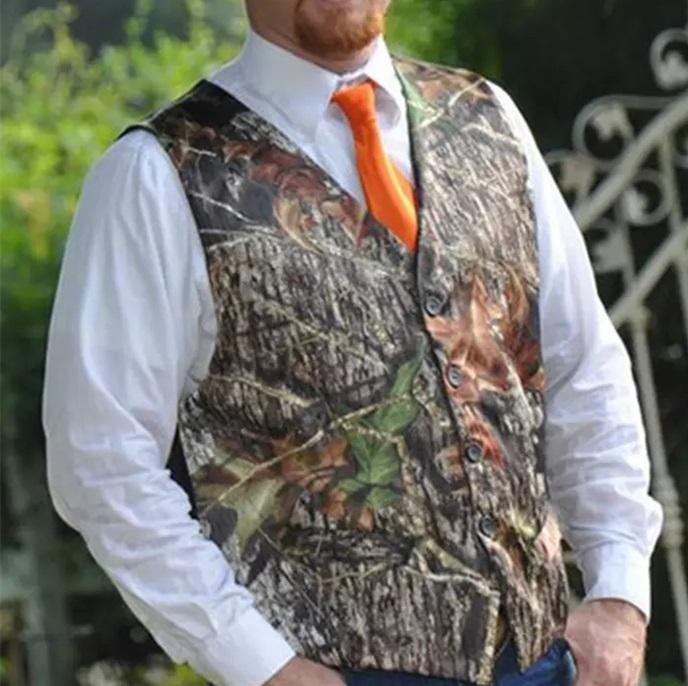 2021 Rustic Camo Groom Vests Groomman Attire Slim Fit Mens Suit Vest Prom Wear Wedding Dress Tailor Waistcoat Country Farm