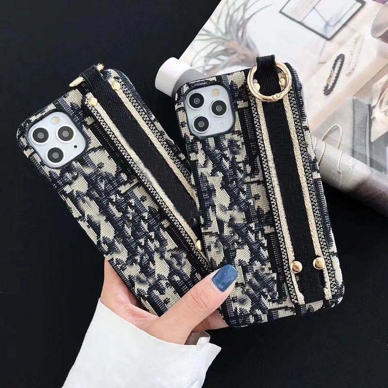 Textile Armband D phone case iphone 12 pro max 11xs XSmax xr 8plus 8 7plus Fashion cases with designer Beautiful case with box
Textile Armband D phone case iphone 12 pro max 11xs XSmax xr 8plus 8 7plus Fashion cases with designer Beautiful case with box