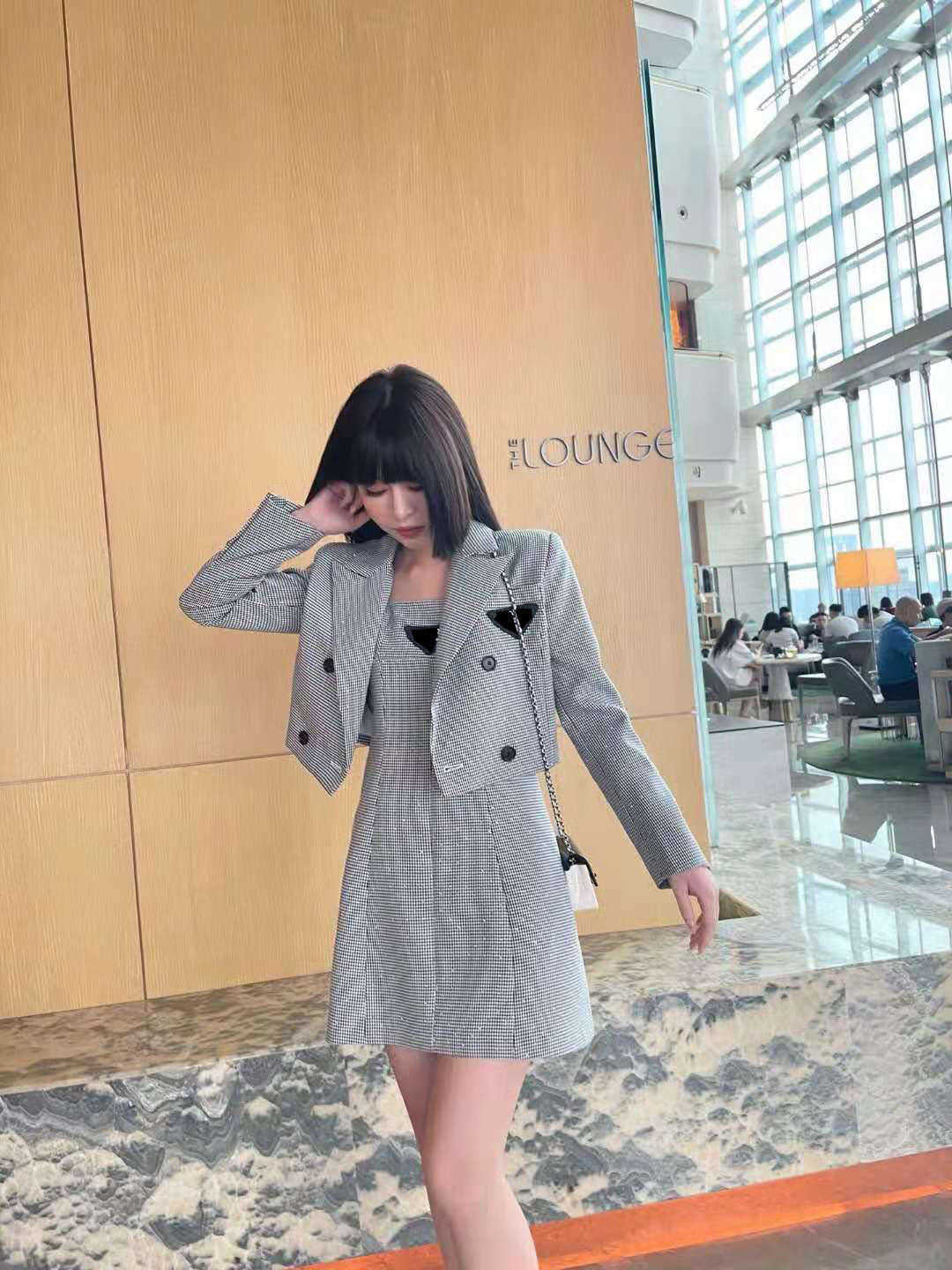 women' Tracksuits Jackets with Dress sets embroidery outwears for lady track suit fashion high-quality coats long sleeves two-piece set, Gray
women' Tracksuits Jackets with Dress sets embroidery outwears for lady track suit fashion high-quality coats long sleeves two-piece set, Gray