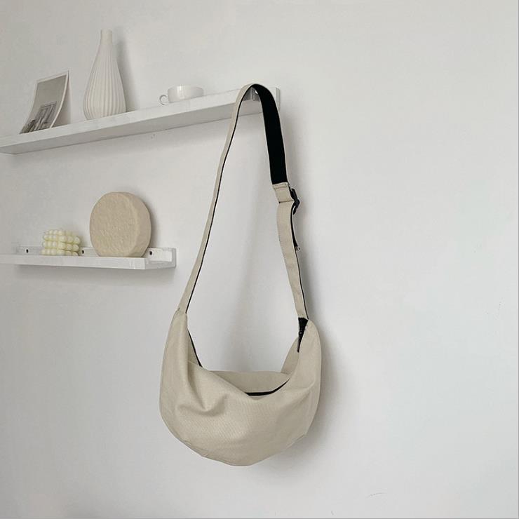 Summer Creative Ladies Canvas Bag Female Dumpling Fashion Trend One-Shoulder Messenger Bags, White
Summer Creative Ladies Canvas Bag Female Dumpling Fashion Trend One-Shoulder Messenger Bags, White