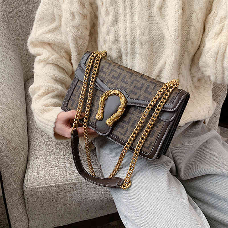 78% OFF 2021 s Printed Dionysian chain Single Shoulder Messenger Bag new fashion women's versatile small square bag, Red
78% OFF 2021 s Printed Dionysian chain Single Shoulder Messenger Bag new fashion women's versatile small square bag, Red