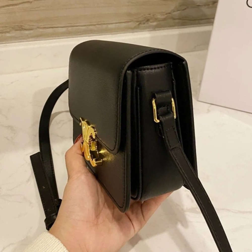 Anna Lisa small square leather Arc de Triomphe tofu one shoulder messenger women's bag Fashion
Anna Lisa small square leather Arc de Triomphe tofu one shoulder messenger women's bag Fashion