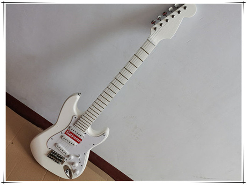 In stock 6 Strings Pure White Electric Guitar with SSS Pickups,Chrome Hardware,can be customized
In stock 6 Strings Pure White Electric Guitar with SSS Pickups,Chrome Hardware,can be customized