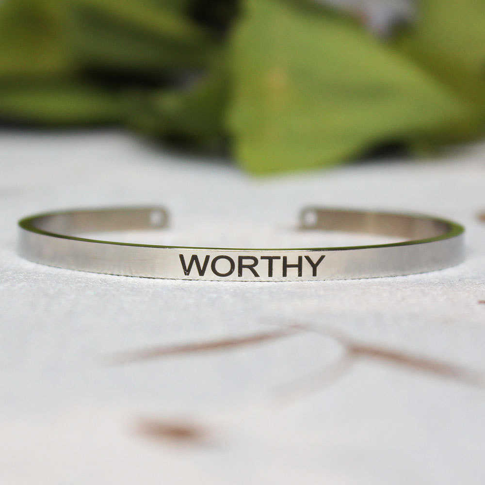 Meetvii 4mm Lover Mantra Couple Bangles Stainless Steel Carving Letter Open Cuff Bangle Fashion Female Inspirational Jewelry Q0719
Meetvii 4mm Lover Mantra Couple Bangles Stainless Steel Carving Letter Open Cuff Bangle Fashion Female Inspirational Jewelry Q0719