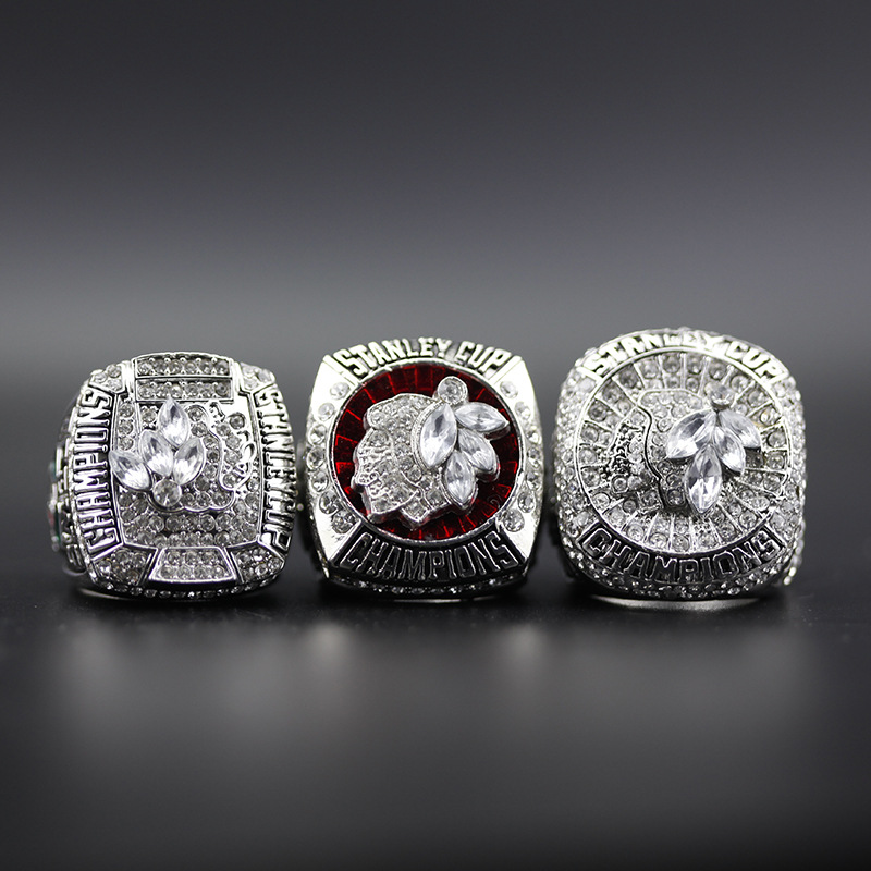 3pcs 2010 2013 2015 wholesale CHICAGO BLACK HAWKS championship ring TideHoliday gifts for friends
3pcs 2010 2013 2015 wholesale CHICAGO BLACK HAWKS championship ring TideHoliday gifts for friends