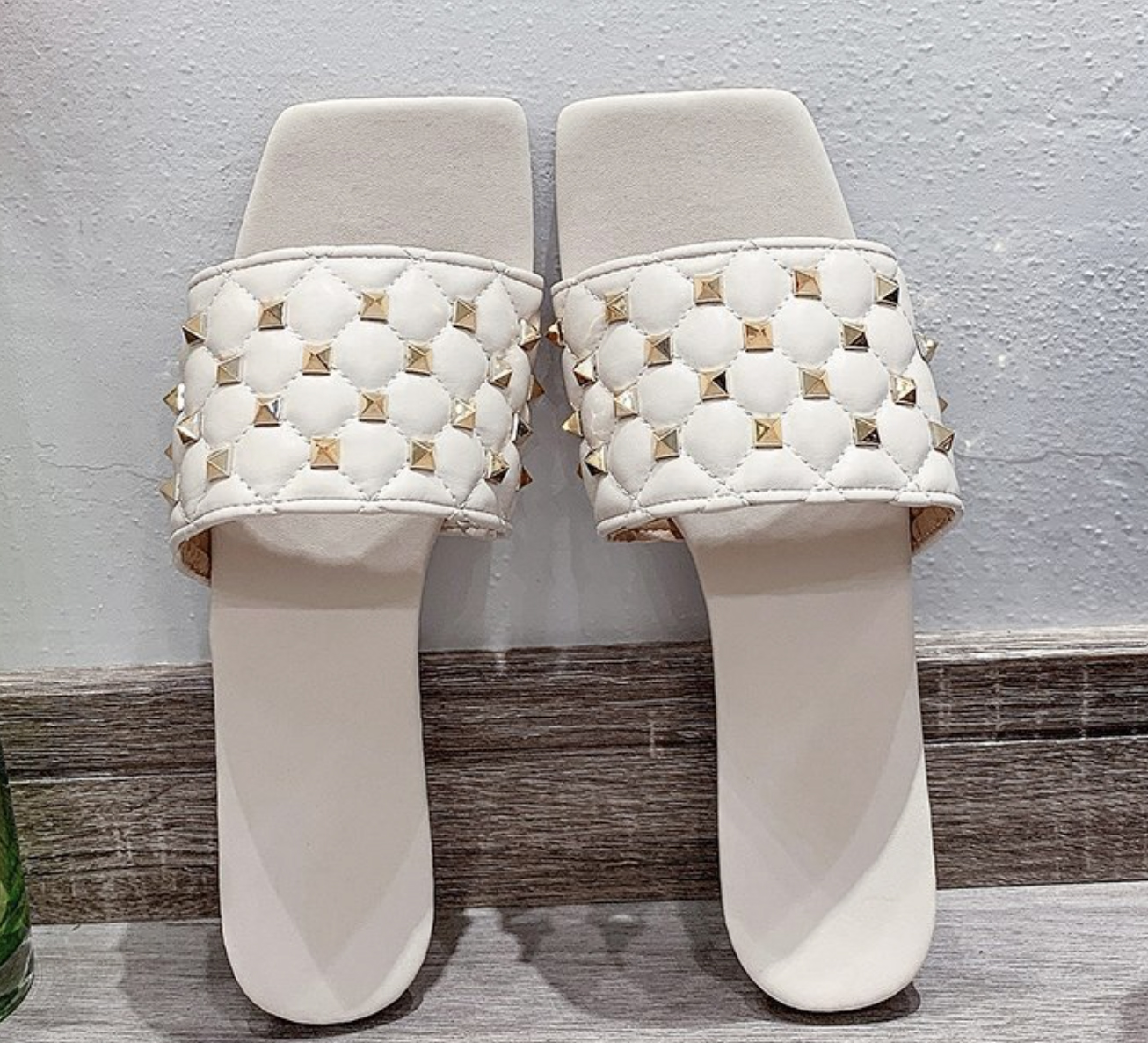 rivet sandals women Slides square head slipper Big size us5- us13 Summer Fashion Beach Sexy Flat Slippery flip flops Top Quality 35-43, Black
rivet sandals women Slides square head slipper Big size us5- us13 Summer Fashion Beach Sexy Flat Slippery flip flops Top Quality 35-43, Black