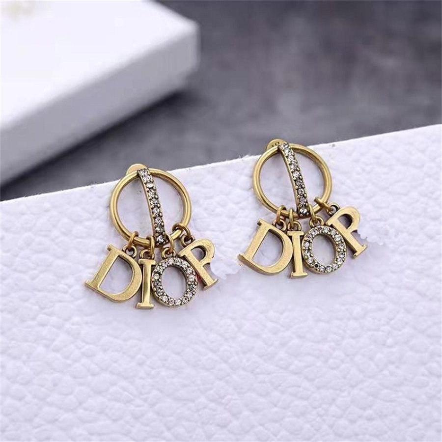 Dijia letter CD Diamond Earrings fashion personality D earrings female 925 silver needlej, Golden;silver
Dijia letter CD Diamond Earrings fashion personality D earrings female 925 silver needlej, Golden;silver