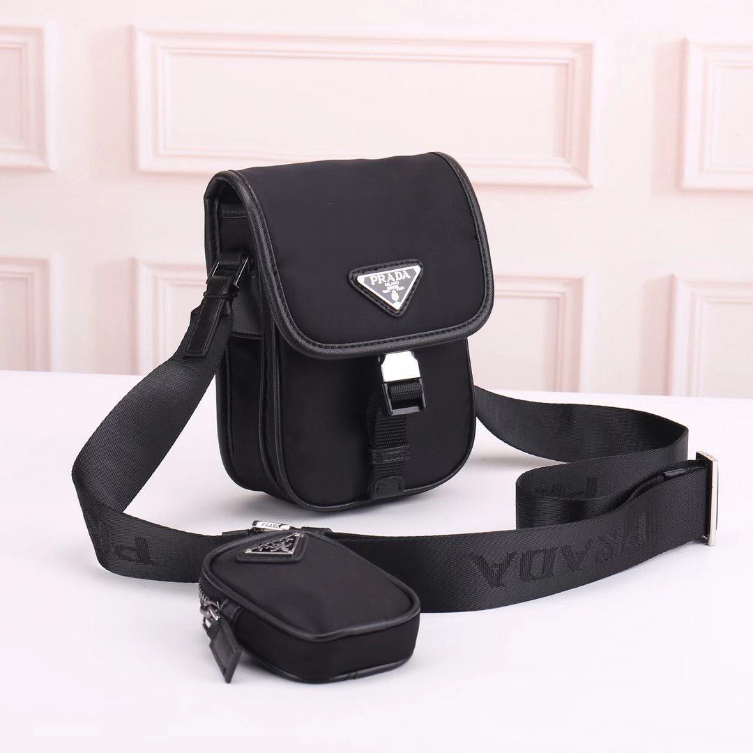 New nylon mini black mobile phone bag fashion vertical one-shoulder two-in-one neutral diagonal small PRADA bag storage bag small square box
New nylon mini black mobile phone bag fashion vertical one-shoulder two-in-one neutral diagonal small PRADA bag storage bag small square box