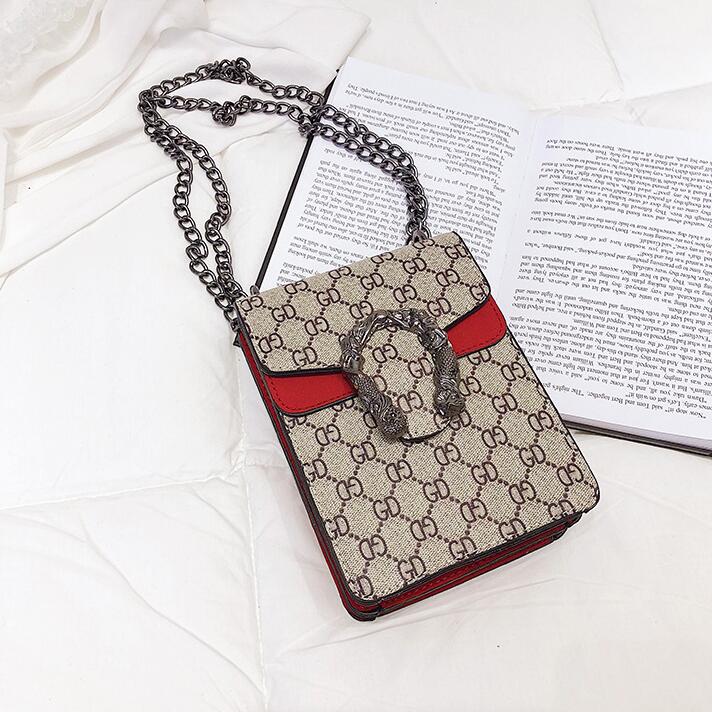 Factory wholesale women leather chain bags street personality silver buckle womens mobile phone bag retro printed handbag summer color matching long wallet, Yellow(boutique box)
Factory wholesale women leather chain bags street personality silver buckle womens mobile phone bag retro printed handbag summer color matching long wallet, Yellow(boutique box)