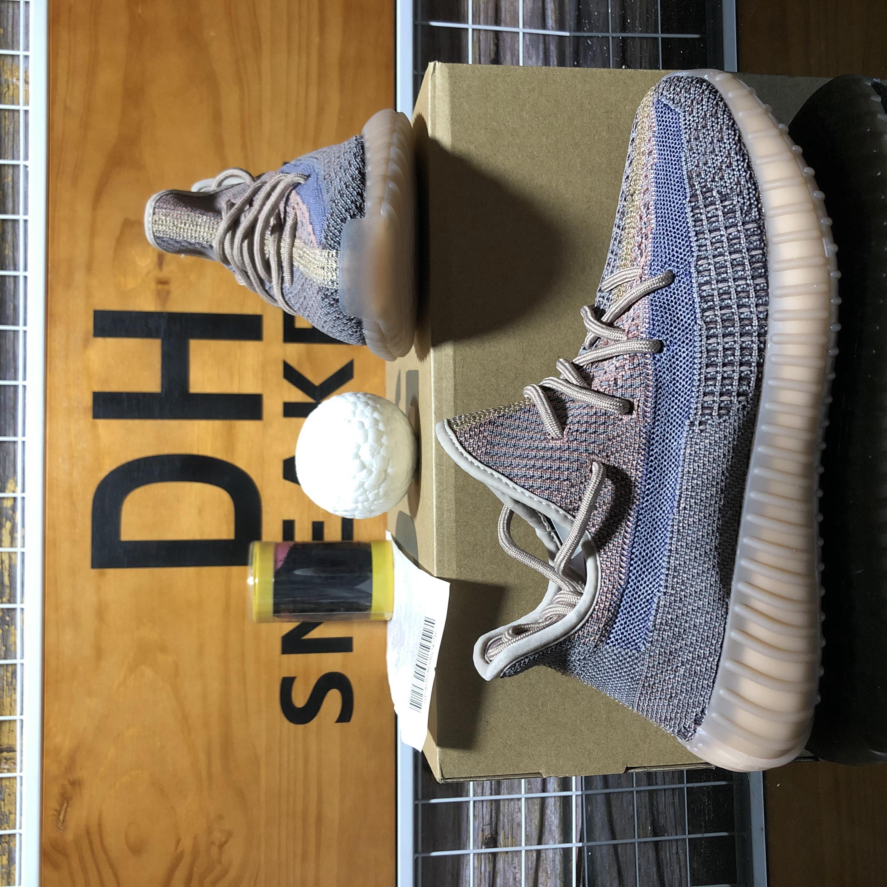 TOP Quality Kanye Running Shoes Men Women Zebra Tail Light Black Red Natural Cinder 3M Static Reflective Mens Sport Sneakers With Box Size 36-48 EUR, Customize
TOP Quality Kanye Running Shoes Men Women Zebra Tail Light Black Red Natural Cinder 3M Static Reflective Mens Sport Sneakers With Box Size 36-48 EUR, Customize