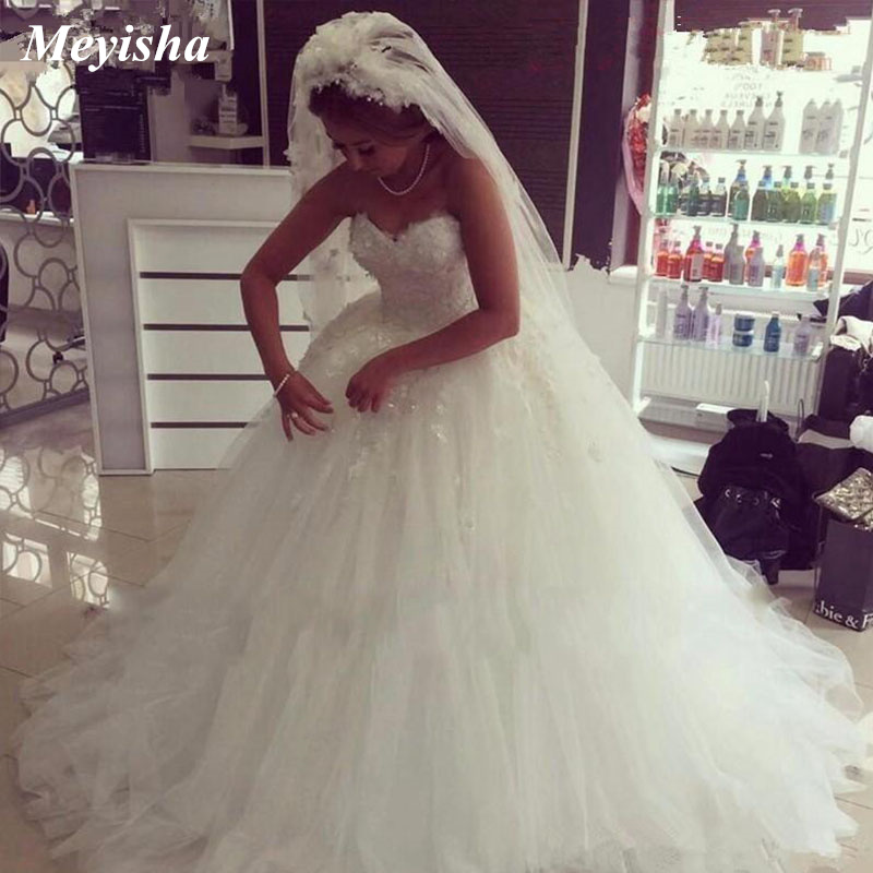 ZJ9212 Sweetheart Neckline Princess Ball Gown Wedding Dress Tulle Skirt White Customize Bride Dresses Winter Bridal Gowns