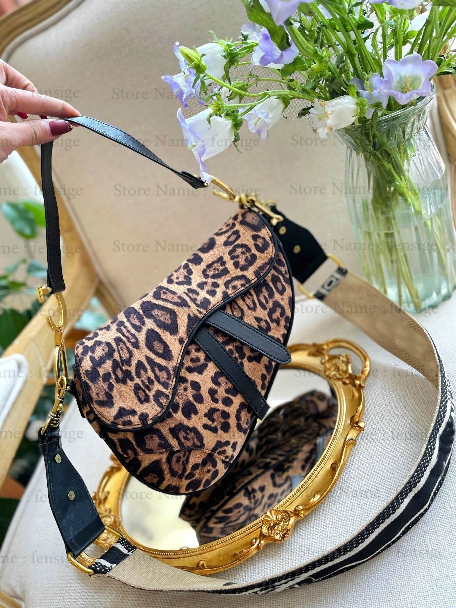 Saddle Bag Leopard Print Crocodile Luxury Classic Designer Handbag High Quality Leather Women's Shoulder New Fashion Metal Letter Tote bags, No bag
Saddle Bag Leopard Print Crocodile Luxury Classic Designer Handbag High Quality Leather Women's Shoulder New Fashion Metal Letter Tote bags, No bag