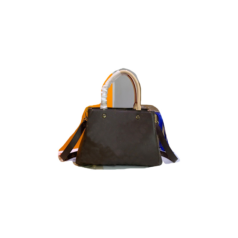 Top quality designer handbag fashion luxury leather shoulder bag lettering and flower covered single shoulder
Top quality designer handbag fashion luxury leather shoulder bag lettering and flower covered single shoulder