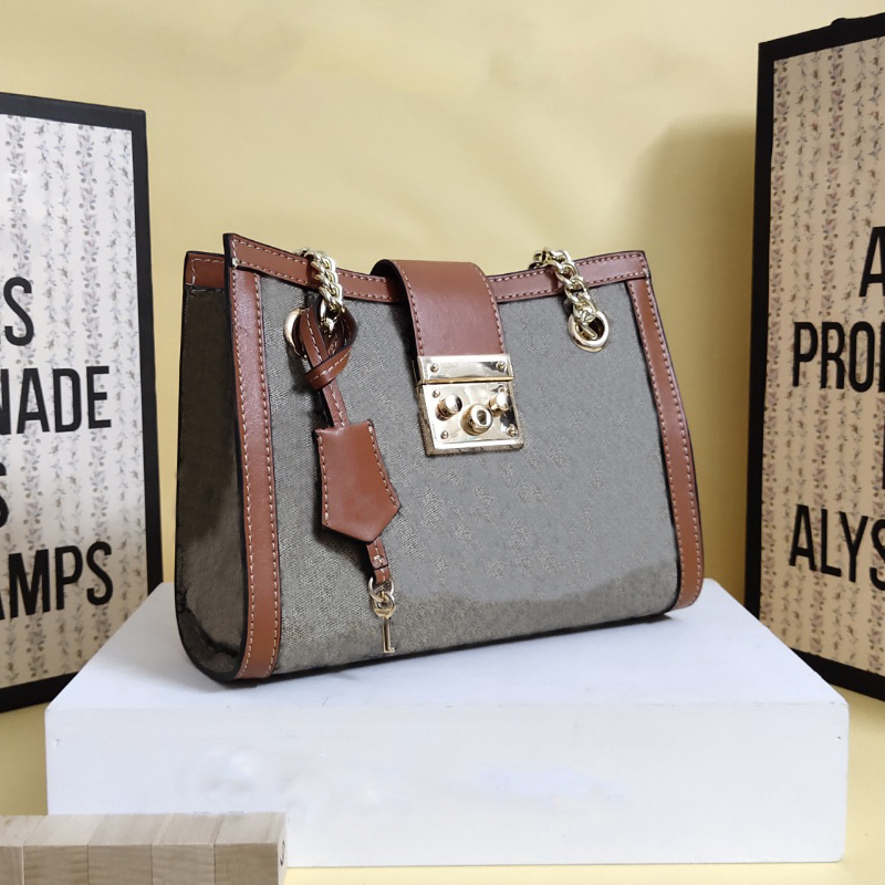 Shoulder Bags lady Tote Bag multi color large capacity fashionable metal chain high quality versatile Business Practical handbag
Shoulder Bags lady Tote Bag multi color large capacity fashionable metal chain high quality versatile Business Practical handbag
