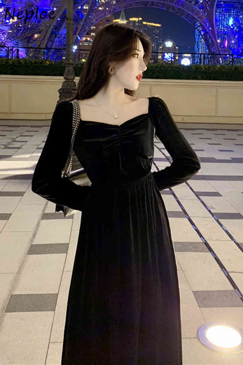 Autumn Sexy V-neck Slim Fit Dress French Style Vintage A-line Velvet Dresses Women Chic Exquisite Button Vestidos 210422Z