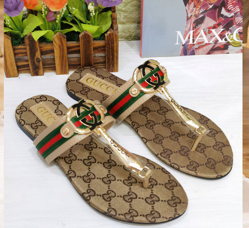Slipper Designer Slide Summer sandals Fashion Beach Indoor Flat Flip Flops Leather Lady Women Shoes Ladies Slippers Size 35-42
Slipper Designer Slide Summer sandals Fashion Beach Indoor Flat Flip Flops Leather Lady Women Shoes Ladies Slippers Size 35-42