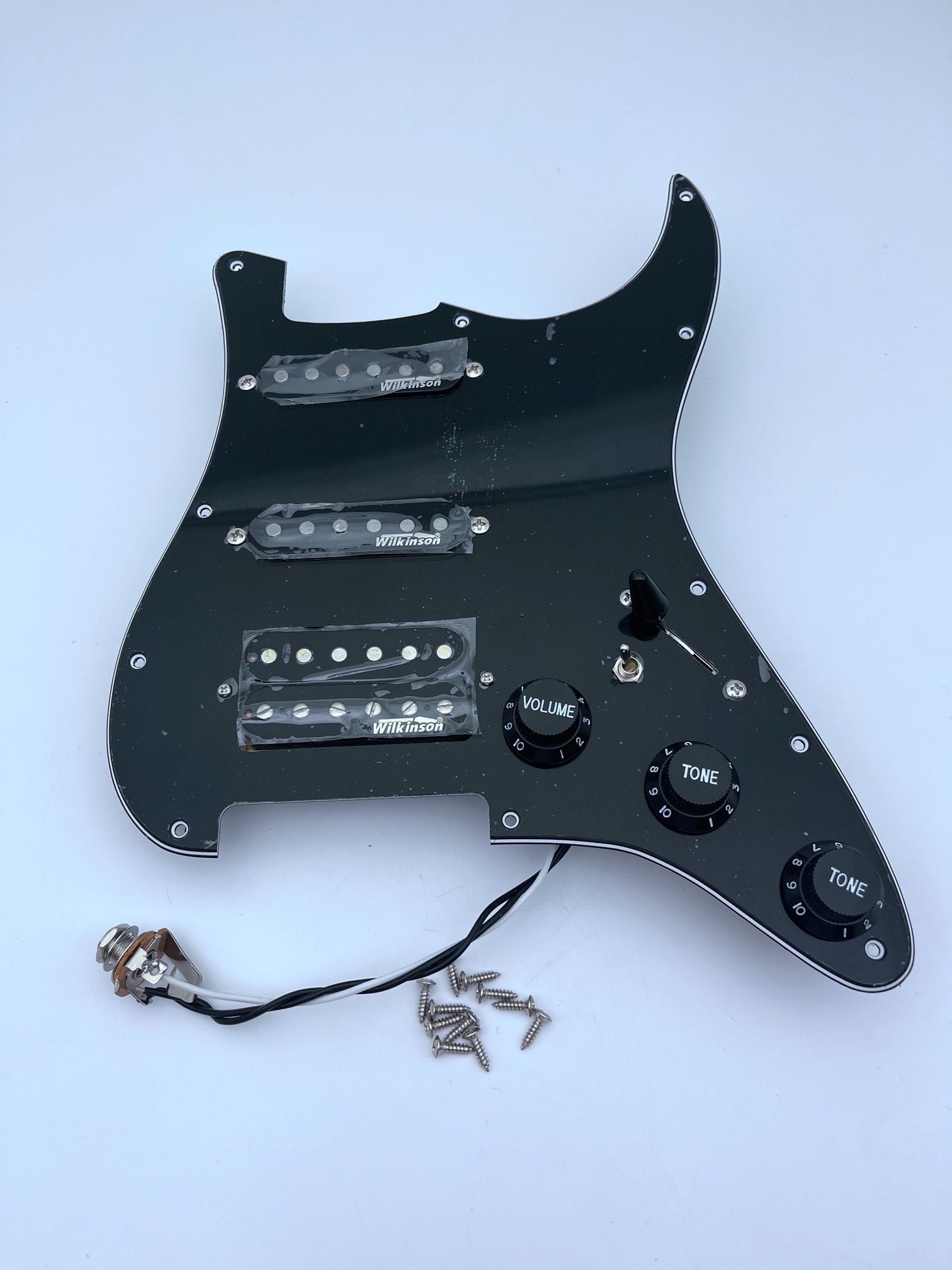 Upgrade Prewired ST Guitar Pickguard WK SSH Alnico Pickups 7 Way Toggle Multifunction Wiring Harness
Upgrade Prewired ST Guitar Pickguard WK SSH Alnico Pickups 7 Way Toggle Multifunction Wiring Harness