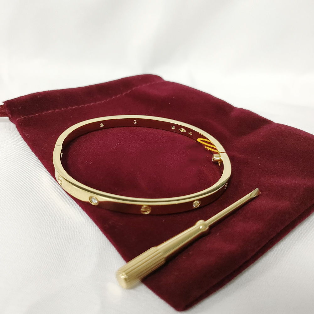 4mm Love Bracelet Bangles Women Men CZ Titanium Steel Screw Screwdriver Bracelets Gold Nail Bracelet Jewelry with velvet bag S12103 
4mm Love Bracelet Bangles Women Men CZ Titanium Steel Screw Screwdriver Bracelets Gold Nail Bracelet Jewelry with velvet bag S12103