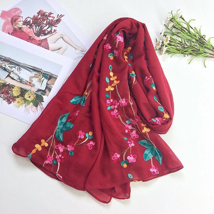 New Fashion Scarves High Quality Plain Solid Embroidered Scarf Muslim Women Hijabs Wraps Fashion Bandana Shawls Head 10pcs/lot Fast
New Fashion Scarves High Quality Plain Solid Embroidered Scarf Muslim Women Hijabs Wraps Fashion Bandana Shawls Head 10pcs/lot Fast