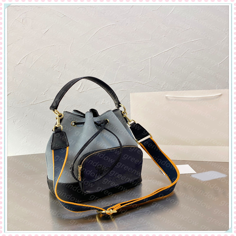 Women Luxurys Designers Bags 2021 Temperament Purse Crossbody Messenger Bag Shoulder Bags Fashion Style Women Bucket Bag Handbag 21031808DQ, Extra cost
Women Luxurys Designers Bags 2021 Temperament Purse Crossbody Messenger Bag Shoulder Bags Fashion Style Women Bucket Bag Handbag 21031808DQ, Extra cost
