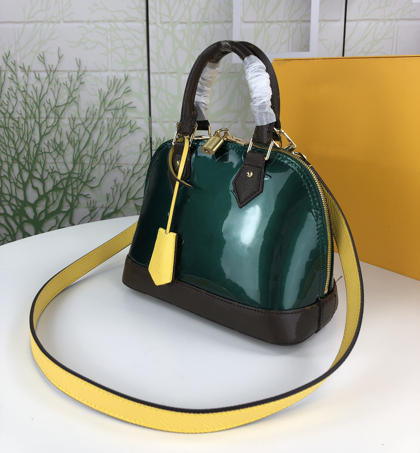 2023 Women Handbags Luxurys Lady Shoulder Bags High Quality Leather Messenger Bag Classic Flowers Crossbody Purses Chains Plaid Totes M53152A, Embossing flowers
2023 Women Handbags Luxurys Lady Shoulder Bags High Quality Leather Messenger Bag Classic Flowers Crossbody Purses Chains Plaid Totes M53152A, Embossing flowers