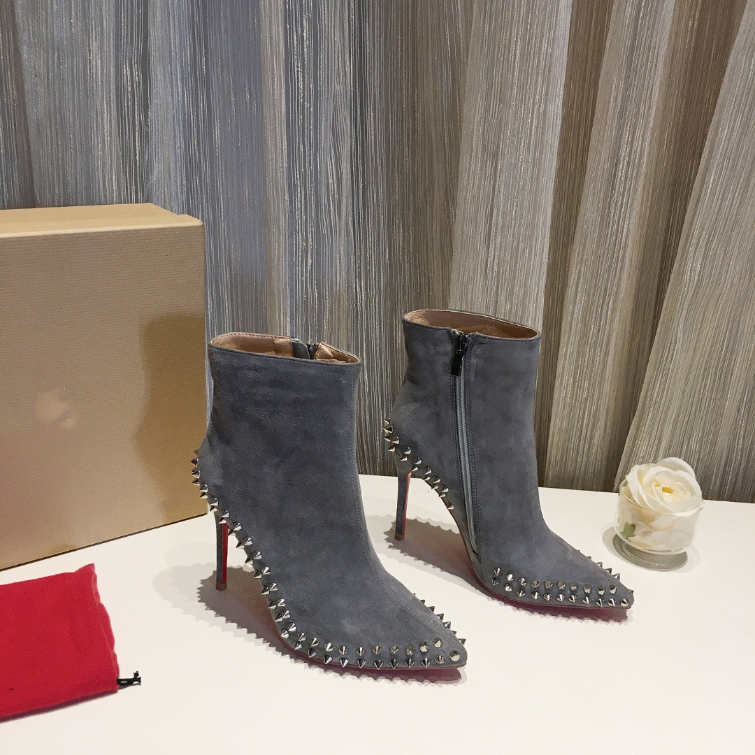 2021 autumn winter Europe and America boots rivet side zipper stiletto pointed shoes women's high-heeled short boot size 35-41, Black
2021 autumn winter Europe and America boots rivet side zipper stiletto pointed shoes women's high-heeled short boot size 35-41, Black