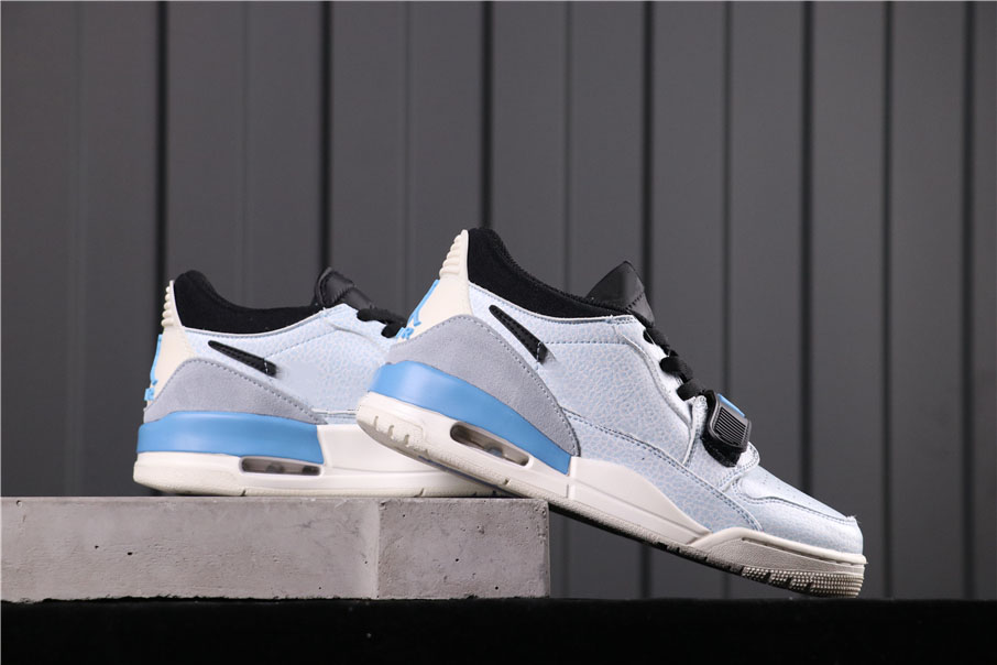 Genuine Jumpman 312 men's and women's basketball shoes couple models light blue sneakers full size 36-45
Genuine Jumpman 312 men's and women's basketball shoes couple models light blue sneakers full size 36-45