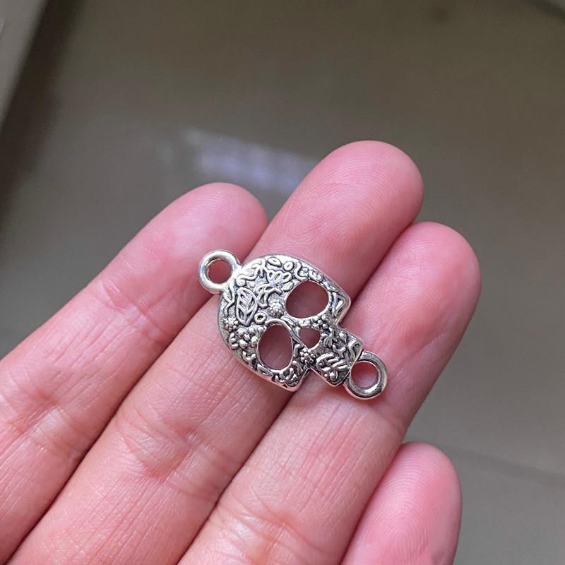 Charms 18pcs 29x15mm Skull Connector Pendants Jewelry Making DIY Men's WomenNecklace Bracelet Handmade Crafts Accessories, Bronze;silver
Charms 18pcs 29x15mm Skull Connector Pendants Jewelry Making DIY Men's WomenNecklace Bracelet Handmade Crafts Accessories, Bronze;silver