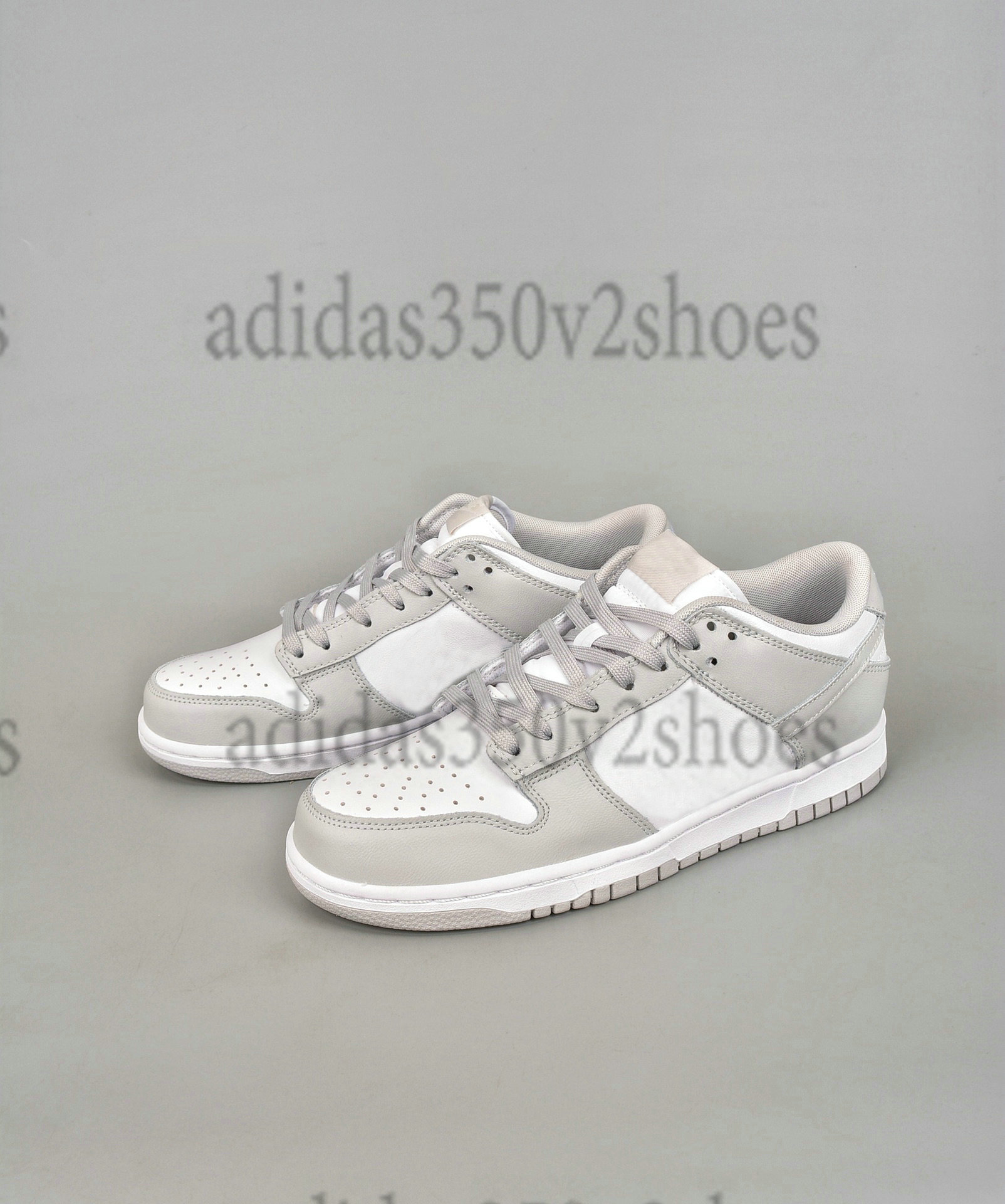 DUNKS Low SB Grey Fog Skateboard Shoes White Cool Grey Mens Womens Sports Trainers Sneakers
DUNKS Low SB Grey Fog Skateboard Shoes White Cool Grey Mens Womens Sports Trainers Sneakers