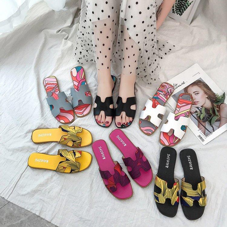 Net Red Slippers For Women To Wear Summer Korean Flat Bottomed Women's Lazy Beach Flip Flop, Black
Net Red Slippers For Women To Wear Summer Korean Flat Bottomed Women's Lazy Beach Flip Flop, Black