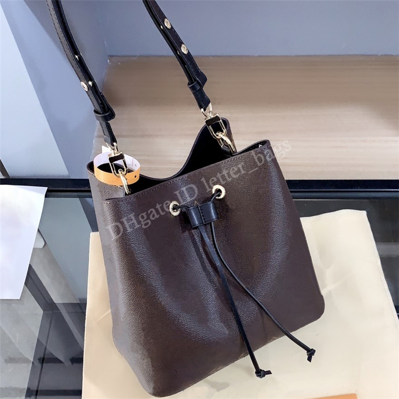 2021 Women Designers Handbag Bucket Clutch Tote Bags Lady Fashion Shoulder Crossbody Bag Handbags Purse Totes Wallets Backpack Letter Wallet Purses, Color z
2021 Women Designers Handbag Bucket Clutch Tote Bags Lady Fashion Shoulder Crossbody Bag Handbags Purse Totes Wallets Backpack Letter Wallet Purses, Color z