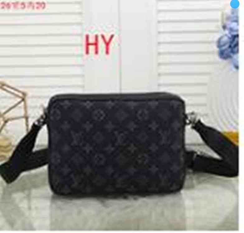 Clutch LV LOUIS 1 VITTON New Shoulder Bag MAN Briefcas Bags Purse Crossbody Bags Clutch Messenger Bag Briefcase HandbagU096, Red;black 
Clutch LV LOUIS 1 VITTON New Shoulder Bag MAN Briefcas Bags Purse Crossbody Bags Clutch Messenger Bag Briefcase HandbagU096, Red;black