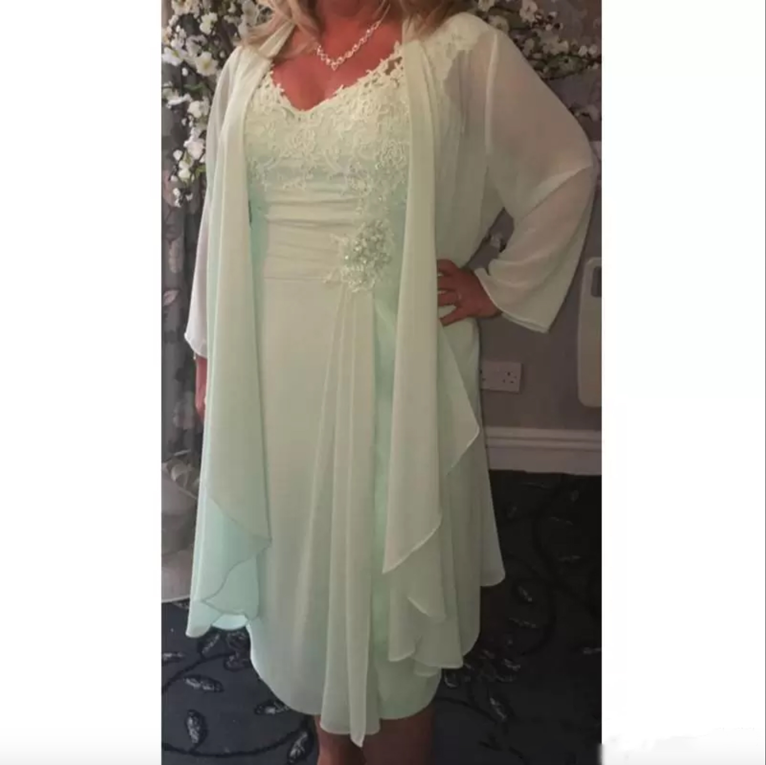 Plus Size Mother' Dresses Mint Green Chiffon V Neck Applique Lace Long Sleeves Jacket Tea Length Formal Evening Gowns Casual Dress