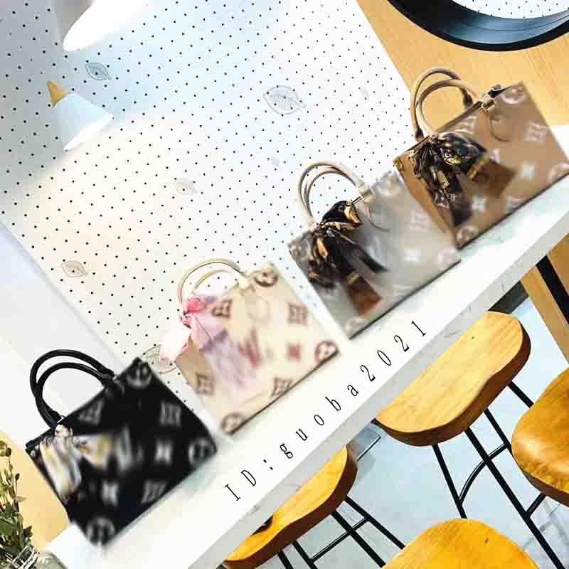 LVLOUISVITTON VUTTON Shopping Bags Silk scarf Vintage Cowhide Onthego Gradient Shoulder totes Luxurys Designers women Cross
LVLOUISVITTON VUTTON Shopping Bags Silk scarf Vintage Cowhide Onthego Gradient Shoulder totes Luxurys Designers women Cross