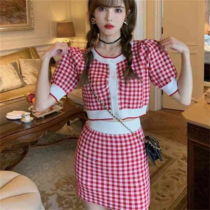 Fashion women's suit summer Korean version of slim short plaid shirt skirt 2 piece set 210520, Red
Fashion women's suit summer Korean version of slim short plaid shirt skirt 2 piece set 210520, Red