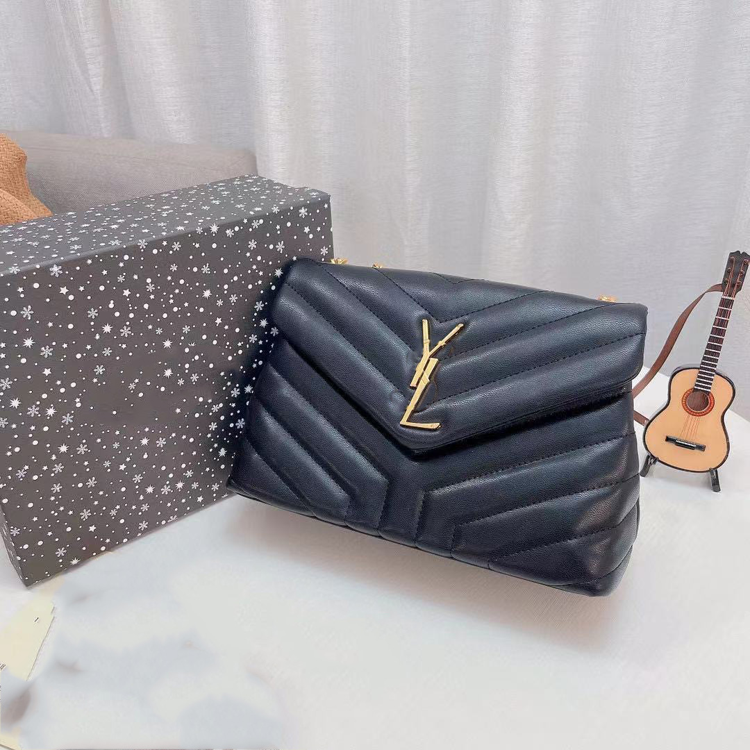 Handbags Women Shoulder Bags Totes black calfskin caviar classic Diamond quilted bag chains double flap medium Genuine Leather cross body 0003, #4 original dust bag
Handbags Women Shoulder Bags Totes black calfskin caviar classic Diamond quilted bag chains double flap medium Genuine Leather cross body 0003, #4 original dust bag
