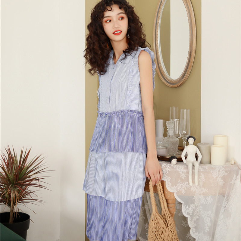 Women Dress Pleated Striped Sleeveless Button V-neck Temperament Loose Fit Fashion Summer 2H816 210526