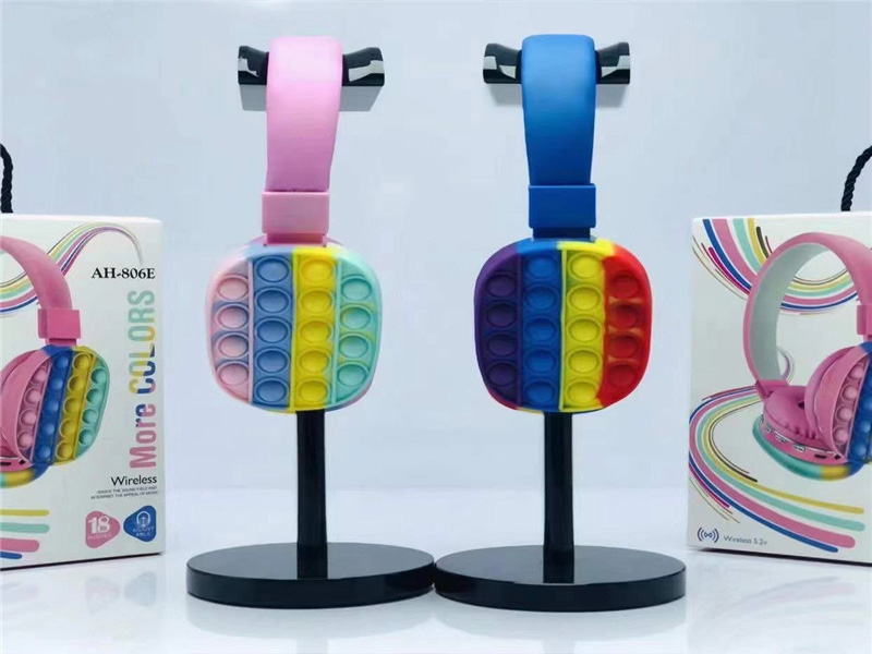 50%off Fidget Toys Party Favor Earphones Head-mounted Headphones Simple and Cute Rainbow Bluetooth Stereo Headset Decompression Toy Wholesale FT29