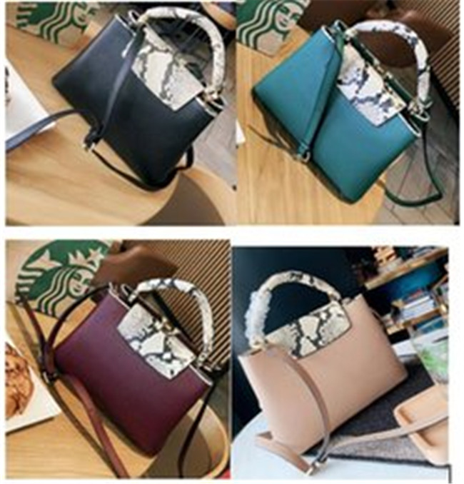 CAPUCINES top-handle women genuine leather Bag famous brand V designer handbags high quality shoulder crossbody handbag sale, Green
CAPUCINES top-handle women genuine leather Bag famous brand V designer handbags high quality shoulder crossbody handbag sale, Green