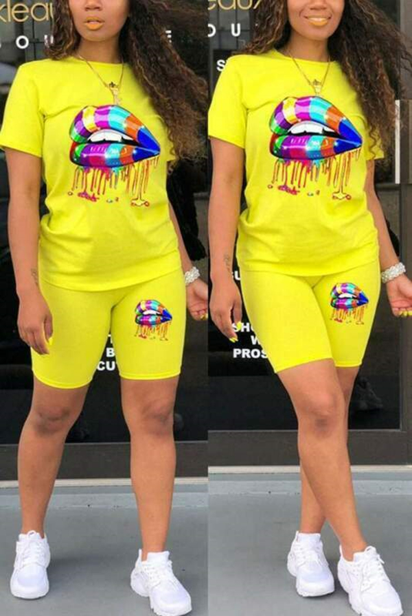 Women Two Piece Pants Colorful Lip Short Sleeves Crew Neck T-Shirt Blouse Skinny Shorts Set, Black
Women Two Piece Pants Colorful Lip Short Sleeves Crew Neck T-Shirt Blouse Skinny Shorts Set, Black