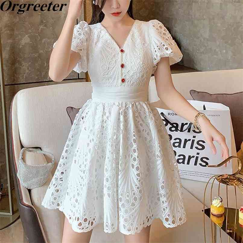 High-end custom Beaded White Lace Dresses Women Summer V-neck Puff sleeve Hollow out Embroidery Mini Party Dress Vestidos 210602
High-end custom Beaded White Lace Dresses Women Summer V-neck Puff sleeve Hollow out Embroidery Mini Party Dress Vestidos 210602